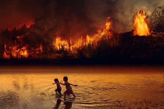 アマゾン火災逃げる子供たち